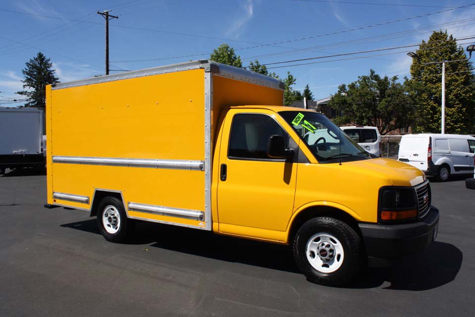 2017-gmc-savana-cutaway-yellow-12605 – Don Lee Motors