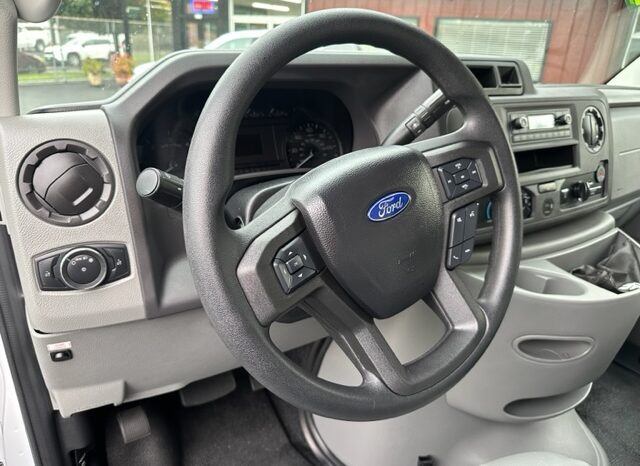 
								2022 Ford E350 Cutaway Van **12ft BOX** full									