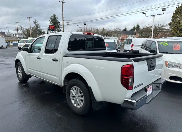 
								2019 Nissan Frontier CREW CAB Pickup full									