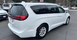 2022 Chrysler Pacifica Touring L Minivan
