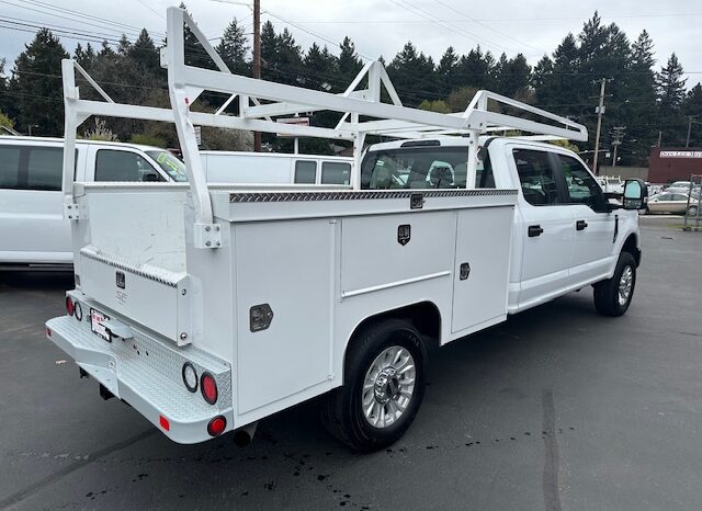 
								2022 Ford F350 Crew Cab 4×4 **8ft SERVICE BODY / UTILITY BED** full									