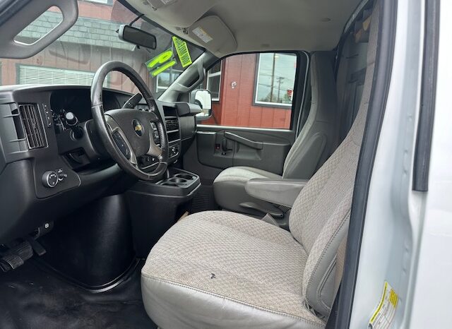 
								2019 Chevrolet Express 3500 Cutaway Van **10ft ENCLOSED UTILITY BODY** full									