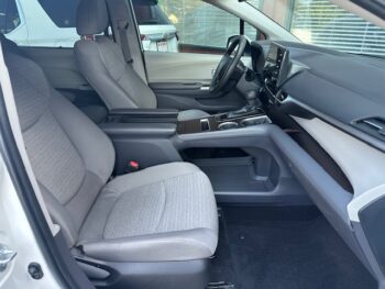 2022 Toyota Sienna LE Minivan