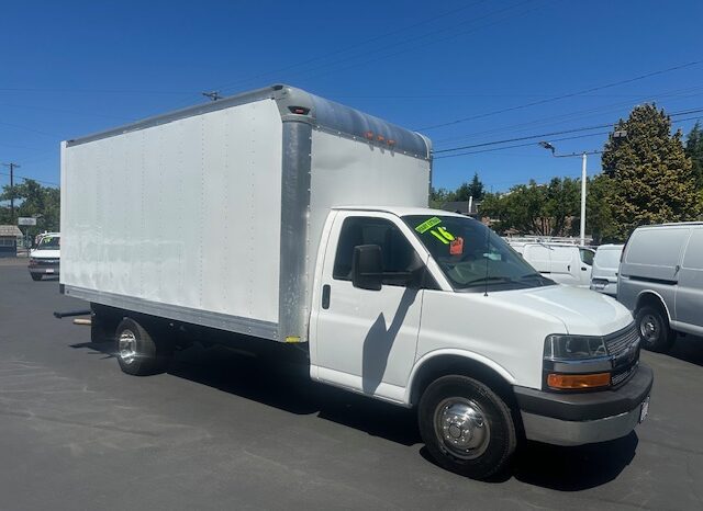 
								2016 Chevrolet Express 4500 Cutaway Van **16ft BOX** full									