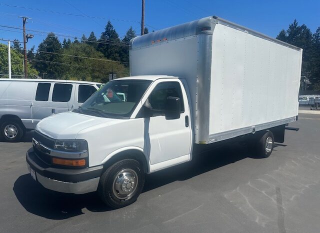 2016 Chevrolet Express 4500 Cutaway Van 12927