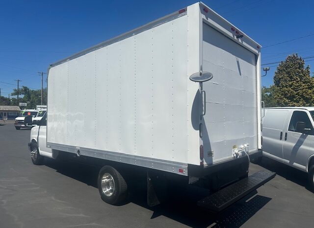 
								2016 Chevrolet Express 4500 Cutaway Van **16ft BOX** full									