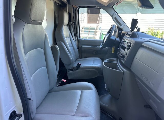 
								2023 Ford E350 Cutaway Van **12ft BOX** full									