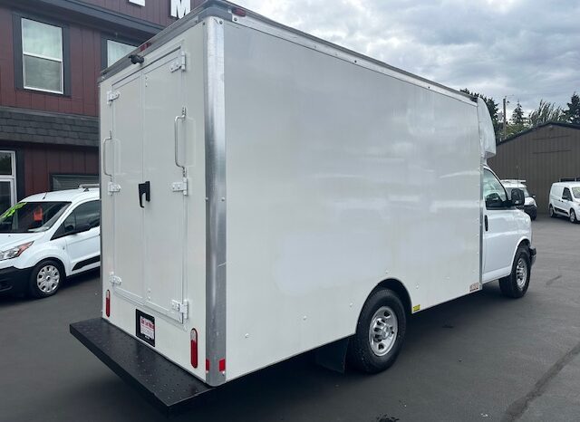 
								2017 Chevrolet Express 3500 Cutaway Van **12ft BOX** full									