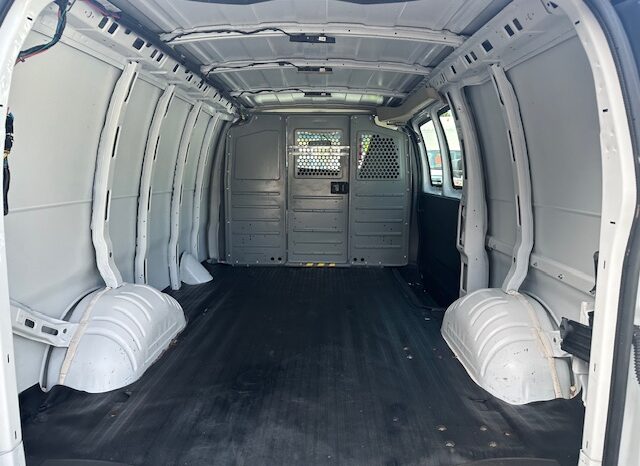 
								2017 Chevrolet Express 2500 Cargo Van full									