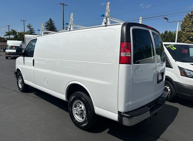 
								2017 Chevrolet Express 2500 Cargo Van full									