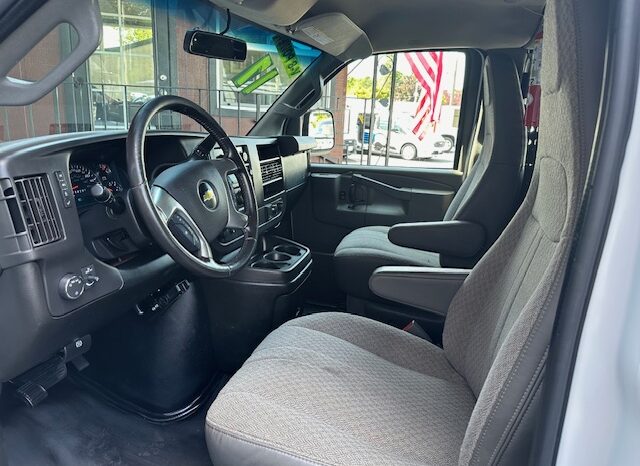 
								2017 Chevrolet Express 2500 Cargo Van full									