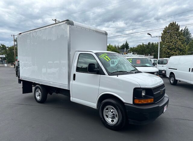 2017 Chevrolet Express 3500 Cutaway Van A1145