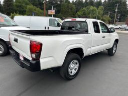 
										2022 Toyota Tacoma Access Cab Pickup full									