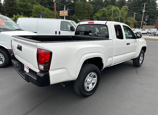 
								2022 Toyota Tacoma Access Cab Pickup full									