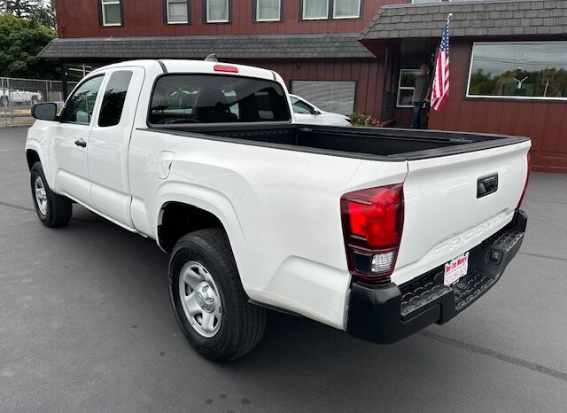 
								2022 Toyota Tacoma Access Cab Pickup full									