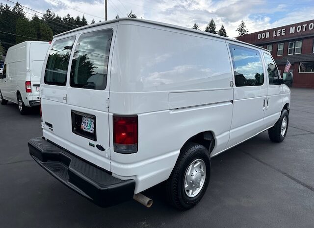 
								2011 Ford E250 Cargo Van full									