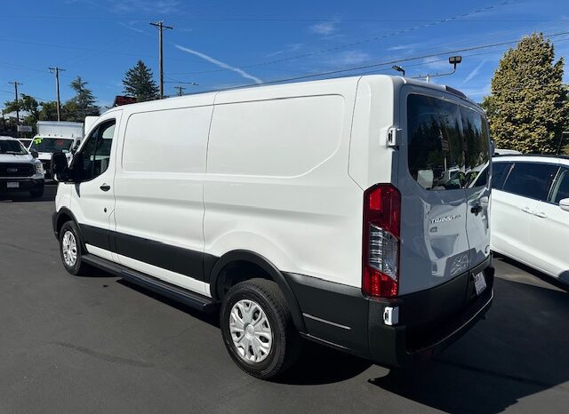 
								2022 Ford Transit 250 Cargo Van full									