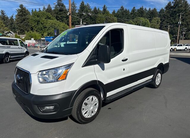 
								2022 Ford Transit 250 Cargo Van full									