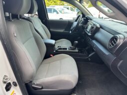 
										2019 Toyota Tacoma Access Cab Pickup full									