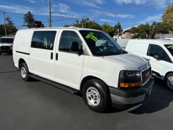 2018 GMC Savana 2500 Cargo Van