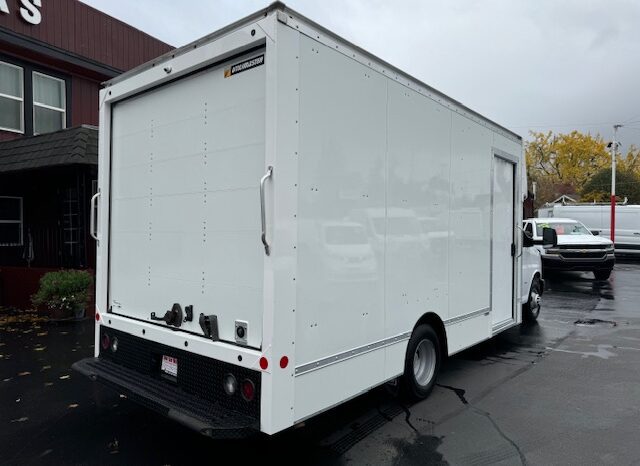 
								2021 Chevrolet Express 3500 Cutaway **15ft BOX** full									