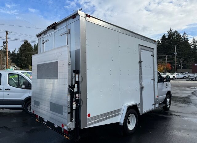 
								2018 Ford E350 Cutaway Van **12ft BOX with LIFTGATE** full									