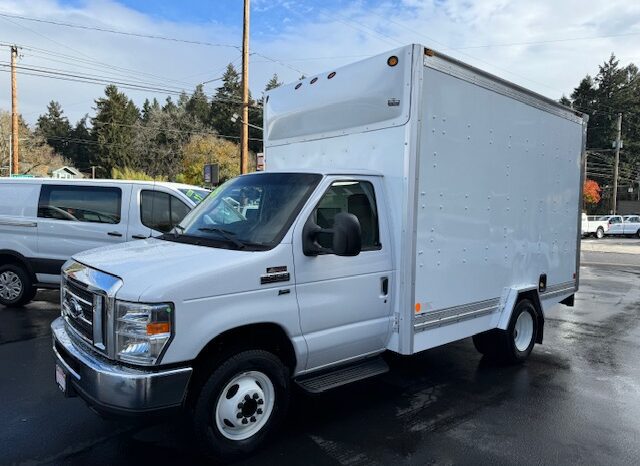 
								2018 Ford E350 Cutaway Van **12ft BOX with LIFTGATE** full									