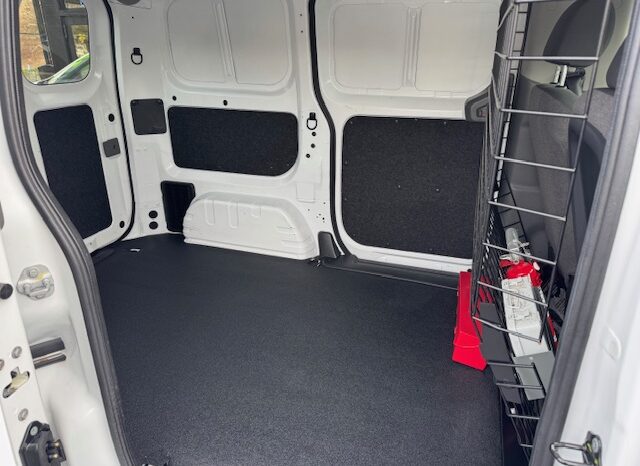 
								2021 Nissan NV200 SV Cargo Van full									