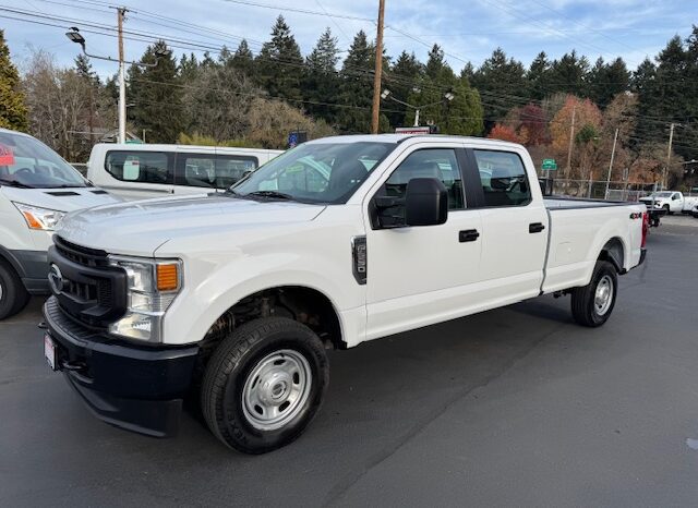 
								2021 Ford F250 Crew Cab 4×4 Pickup full									