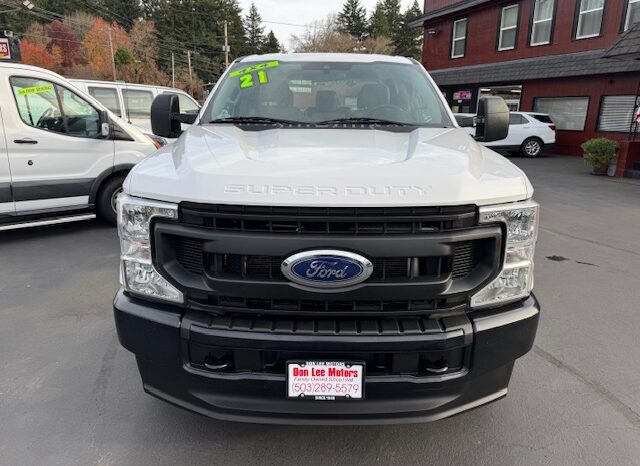 
								2021 Ford F250 Crew Cab 4×4 Pickup full									