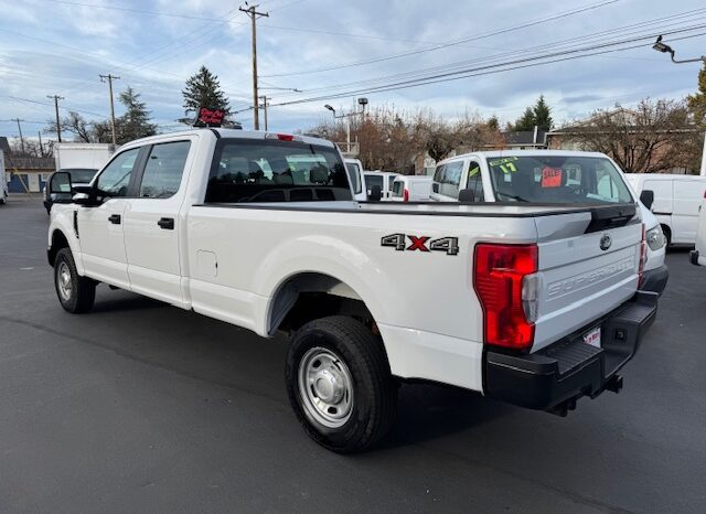 
								2021 Ford F250 Crew Cab 4×4 Pickup full									