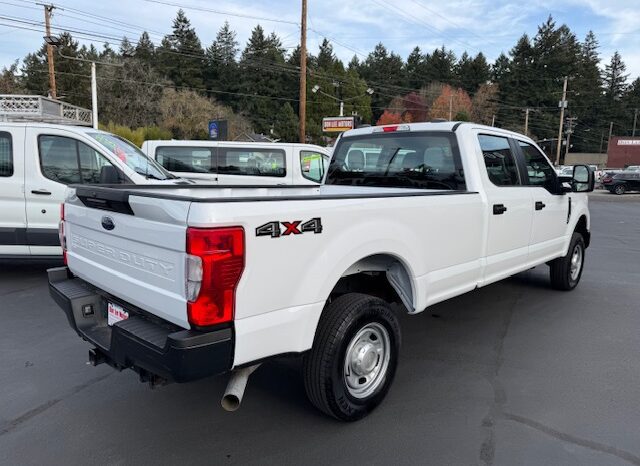 
								2021 Ford F250 Crew Cab 4×4 Pickup full									