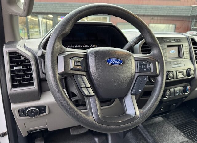 
								2021 Ford F250 Crew Cab 4×4 Pickup full									