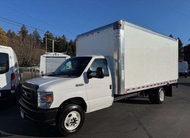 
								2019 Ford E350 Cutaway Van **16ft BOX with LIFTGATE** full									