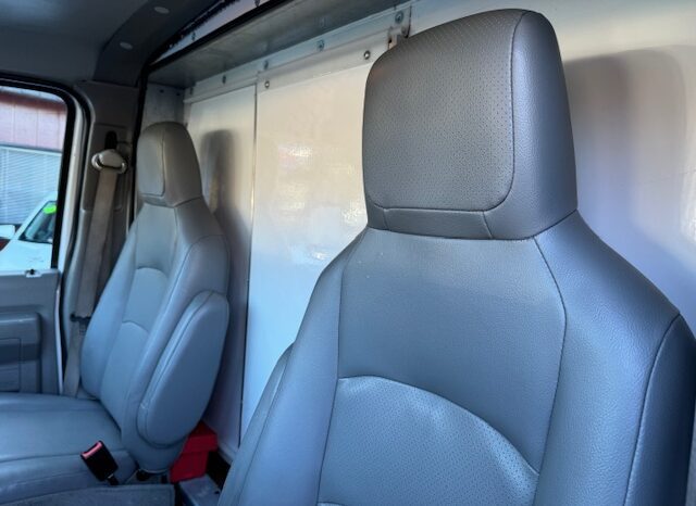 
								2019 Ford E350 Cutaway Van **16ft BOX with LIFTGATE** full									