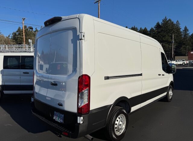 
								2023 Ford Transit 250 MEDIUM ROOF Cargo Van AWD full									