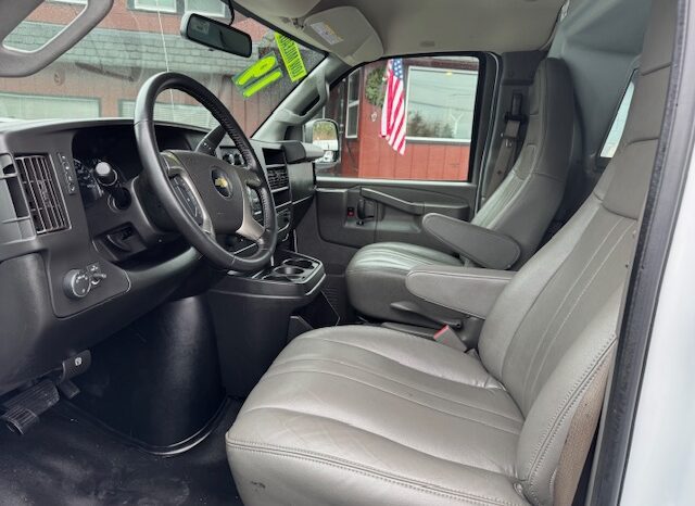 
								2019 Chevrolet Express 2500 Cargo Van full									