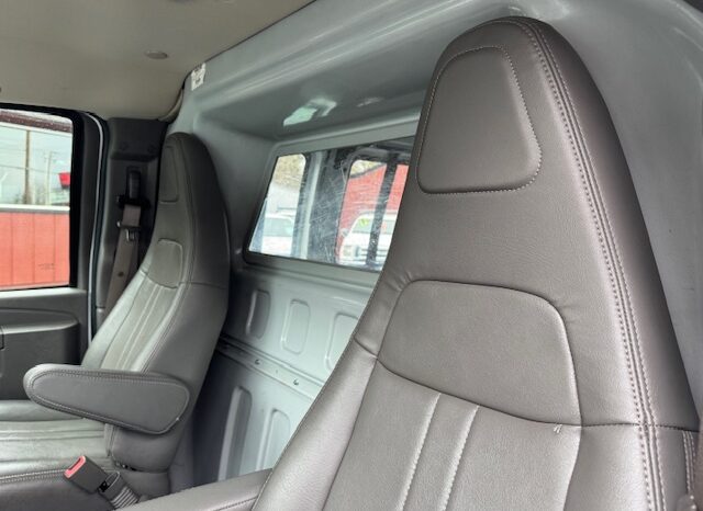 
								2019 Chevrolet Express 2500 Cargo Van full									