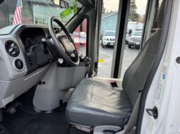 
										2014 Ford E350 Cutaway Van **SHUTTLE BUS** full									