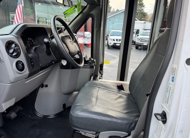 
								2014 Ford E350 Cutaway Van **SHUTTLE BUS** full									