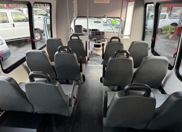 
								2014 Ford E350 Cutaway Van **SHUTTLE BUS** full									