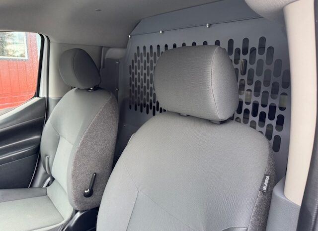 
								2019 Nissan NV200 SV Cargo Van full									