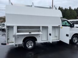 
										2019 Chevrolet Express 3500 Cutaway Van **10ft ENCLOSED SERVICE BODY** full									