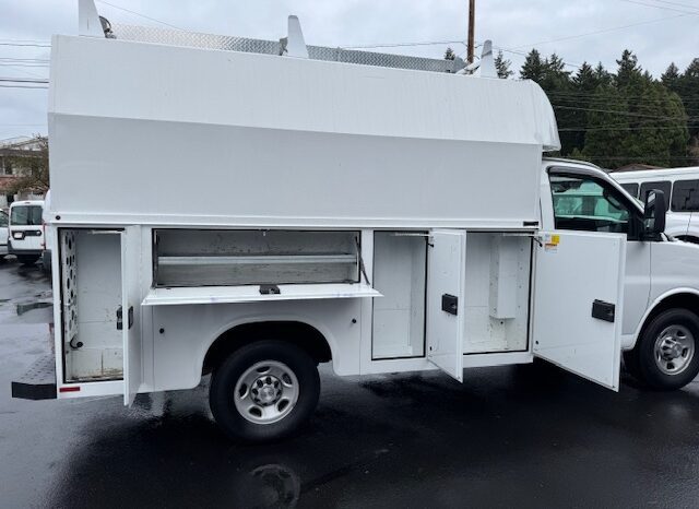 
								2019 Chevrolet Express 3500 Cutaway Van **10ft ENCLOSED SERVICE BODY** full									