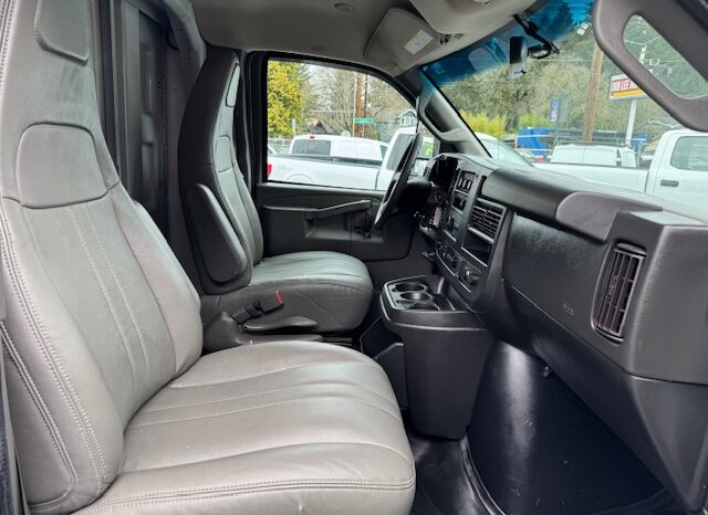 
								2019 Chevrolet Express 3500 Cutaway Van **10ft ENCLOSED SERVICE BODY** full									