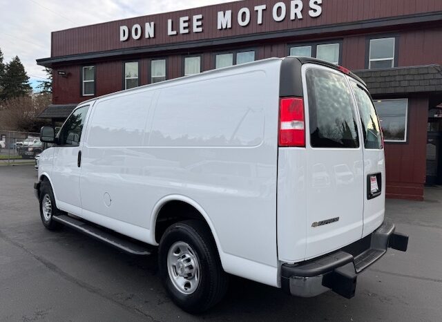 
								2022 Chevrolet Express 2500 Cargo Van full									