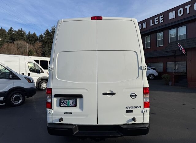 
								2015 Nissan NV2500 HIGH ROOF Cargo Van full									