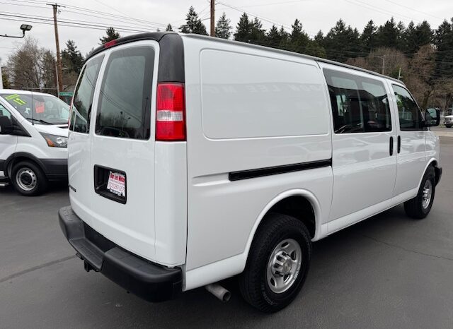 
								2020 Chevrolet Express 2500 Cargo Van full									