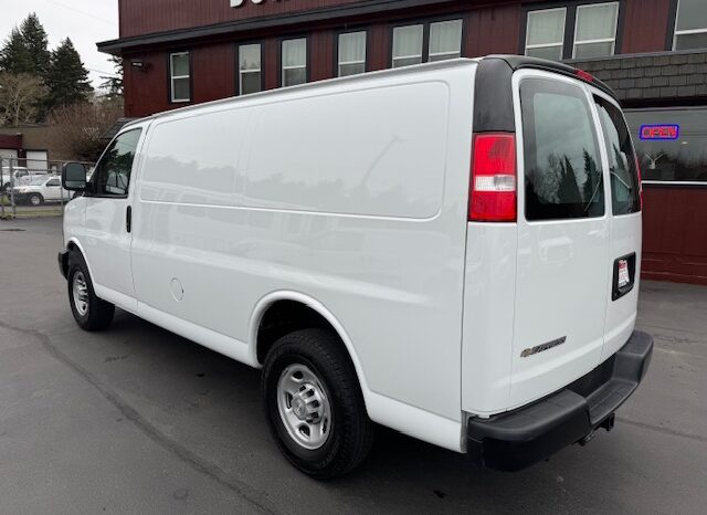 
								2020 Chevrolet Express 2500 Cargo Van full									