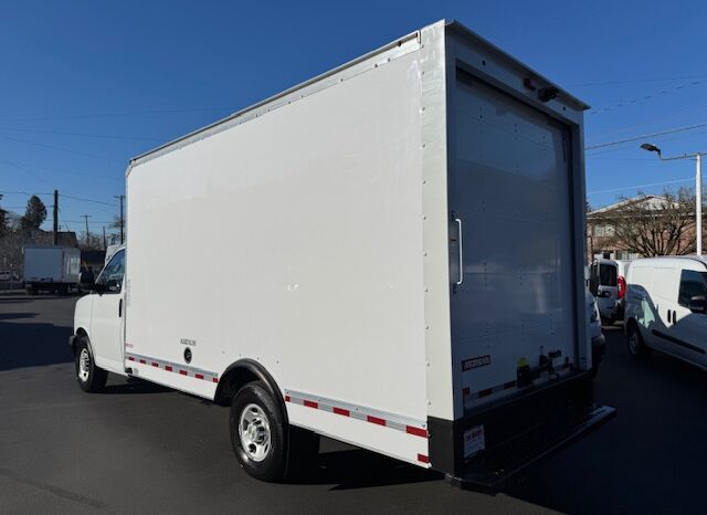 
								2022 Chevrolet Express 3500 Cutaway Van **14ft BOX** full									